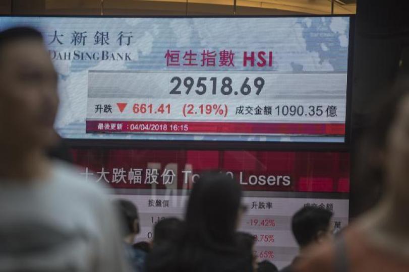 ■經歷周三大跌,市面上多咗人話港股步入熊市。 方家遠攝 ■經歷周三大跌,市面上多咗人話港股步入熊市。 方家遠攝