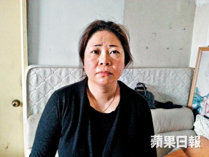 ■楊太控訴多年來飽受丈夫暴力對待。■21歲青年涉打傷父親被帶返警署調查。李家傑攝 ■楊太控訴多年來飽受丈夫暴力對待。■21歲青年涉打傷父親被帶返警署調查。李家傑攝