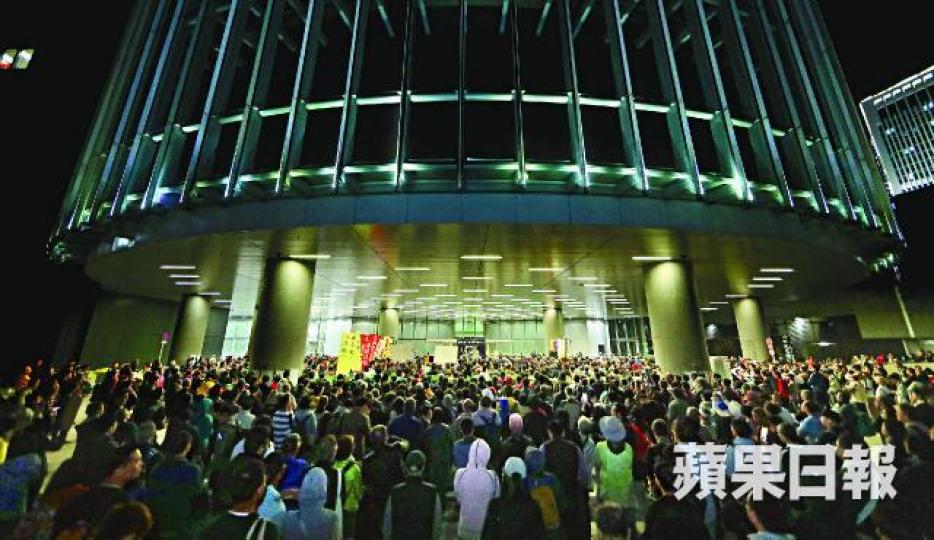 ■逾2,000人昨站出來向打壓言論自由說不。謝榮耀攝 ■逾2,000人昨站出來向打壓言論自由說不。謝榮耀攝