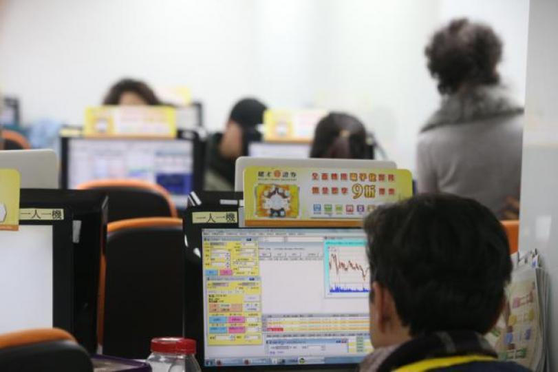 ■小股民若做到換位思考可減少損失,甚至從中獲利。資料圖片 ■小股民若做到換位思考可減少損失,甚至從中獲利。資料圖片