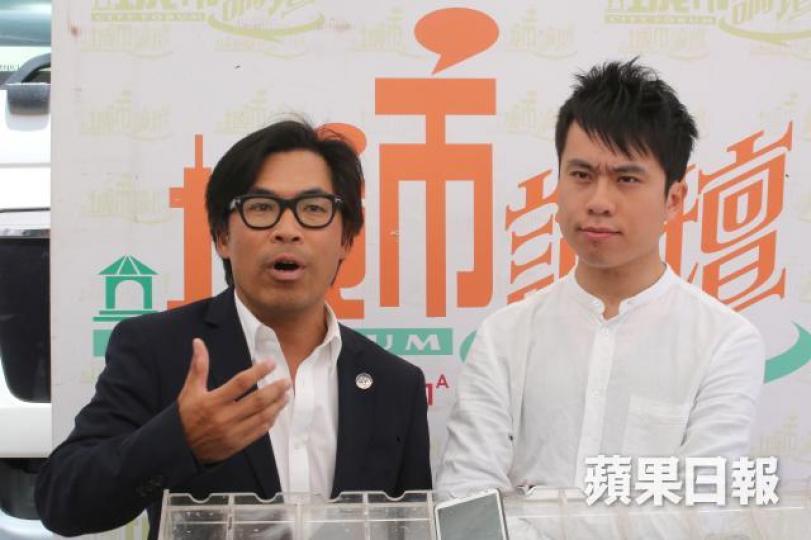■非牟利獸醫服務協會執行主席麥志豪(左)與鄺俊宇昨出席《城市論壇》。黃耀興攝 ■非牟利獸醫服務協會執行主席麥志豪(左)與鄺俊宇昨出席《城市論壇》。黃耀興攝