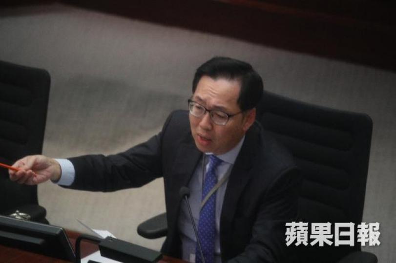■陳健波指時間有限,要求泛民議員檢討。 ■陳健波指時間有限,要求泛民議員檢討。