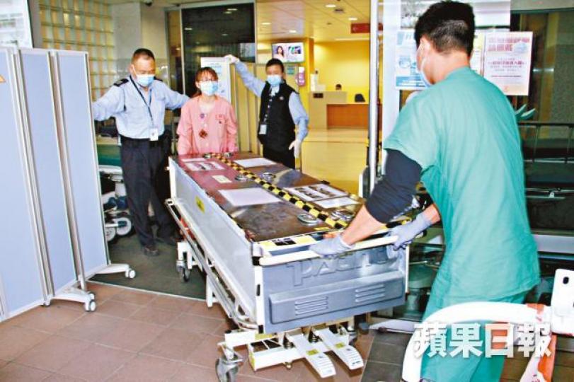 ■通力電梯一名資深技工,今年2月在安蔭邨維修升降機時遭夾斃。 ■通力電梯一名資深技工,今年2月在安蔭邨維修升降機時遭夾斃。