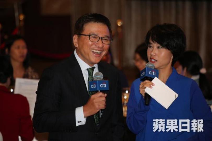 ■陳家強(左)離開熱廚房之後,幽默感都返晒嚟。 晉平安攝 ■陳家強(左)離開熱廚房之後,幽默感都返晒嚟。 晉平安攝
