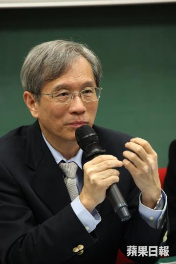 ■謝錫金教授稱出題者是借文章考學生的閱讀理解能力,而不是考文學的層次。資料圖片 ■謝錫金教授稱出題者是借文章考學生的閱讀理解能力,而不是考文學的層次。資料圖片