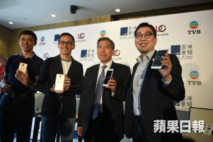■香港寬頻行政總裁楊主光指合約捆綁myTV SUPER服務,不少客戶都願意加價續約。方家遠攝 ■香港寬頻行政總裁楊主光指合約捆綁myTV SUPER服務,不少客戶都願意加價續約。方家遠攝