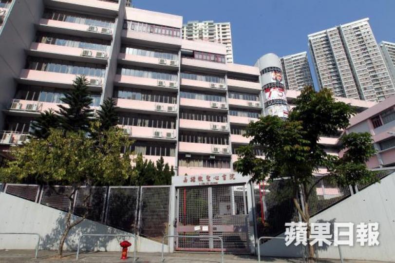 ■港島南區僅得111個英中學額,約18.2人競逐一個英中學額;圖為南區英中嘉諾撒聖心書院。資料圖片 ■港島南區僅得111個英中學額,約18.2人競逐一個英中學額;圖為南區英中嘉諾撒聖心書院。資料圖片