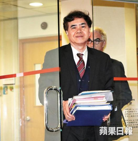 ■陳以誠被指2009年診治一名男嬰時失誤,令男嬰須切除部份無名指。■涉案男嬰父母向醫委會投訴陳以誠專業失德。資料圖片 ■陳以誠被指2009年診治一名男嬰時失誤,令男嬰須切除部份無名指。■涉案男嬰父母向醫委會投訴陳以誠專業失德。資料圖片