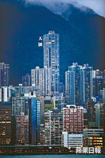 ■天匯一度刷新亞洲分層住宅成交價紀錄。黎樹雄攝中生製藥大股東鄭翔玲 ■天匯一度刷新亞洲分層住宅成交價紀錄。黎樹雄攝中生製藥大股東鄭翔玲