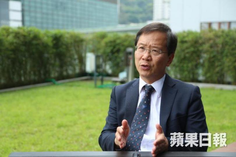 ■立法會議員郭家麟批評公院缺乏晉升機會及工作環境差,難留住資深泌尿科醫生。江俊豪攝 ■立法會議員郭家麟批評公院缺乏晉升機會及工作環境差,難留住資深泌尿科醫生。江俊豪攝