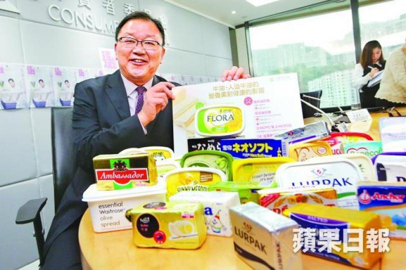 ■黃錦輝指過量服食含污染物3-MCPD的食物可損害腎臟及男性生殖系統。陳善南攝 ■黃錦輝指過量服食含污染物3-MCPD的食物可損害腎臟及男性生殖系統。陳善南攝