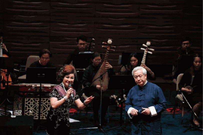 ■戲曲學院去年12月以深珠港澳粵劇粵曲交流展現為名,要求學生出席曲藝比賽及為參賽者伴奏;圖中伴奏者為學院學生。香港粵樂曲藝總會facebook圖片 ■戲曲學院去年12月以深珠港澳粵劇粵曲交流展現為名,要求學生出席曲藝比賽及為參賽者伴奏;圖中伴奏者為學院學生。香港粵樂曲藝總會facebook圖片