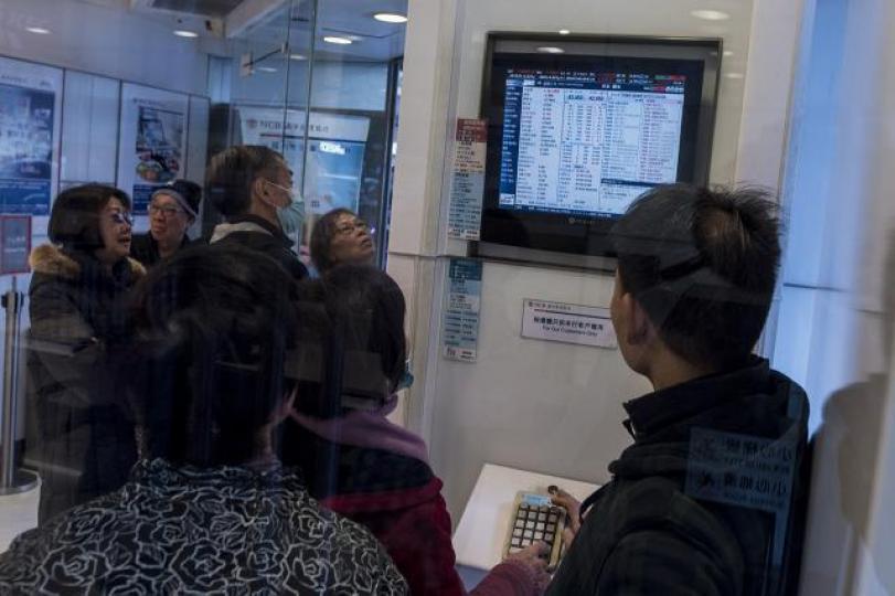 ■現階段並非身處大牛市氣氛,投資者毋須急住見高追,想買強勢股,等回吐時吸納更好。資料圖片 ■現階段並非身處大牛市氣氛,投資者毋須急住見高追,想買強勢股,等回吐時吸納更好。資料圖片