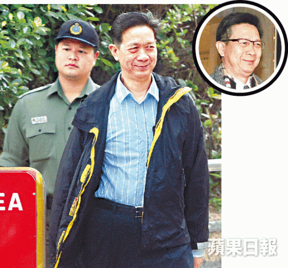 ■關雄生昨帶笑步出監獄,面容較入獄前(圓圖)略見消瘦。阮斌攝 ■關雄生昨帶笑步出監獄,面容較入獄前(圓圖)略見消瘦。阮斌攝