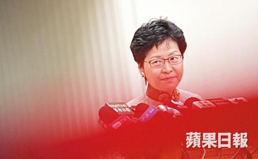 ■林鄭月娥昨指憲法不存在「一黨專政」說法。夏家朗攝■本港不時有示威人士高叫「結束一黨專政」;圖為2012年胡錦濤來港時團體抗議。民主黨主席胡志偉 ■林鄭月娥昨指憲法不存在「一黨專政」說法。夏家朗攝■本港不時有示威人士高叫「結束一黨專政」;圖為2012年胡錦濤來港時團體抗議。民主黨主席胡志偉