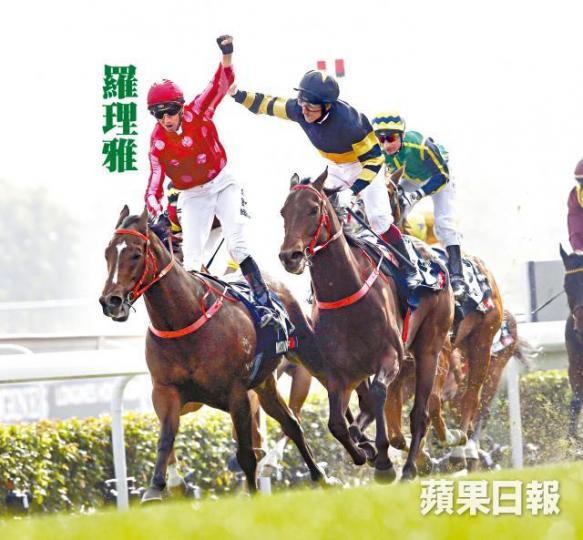 ■羅理雅去年12月策騎港馬「紅衣醒神」勝出香港短途錦標賽。 ■羅理雅去年12月策騎港馬「紅衣醒神」勝出香港短途錦標賽。