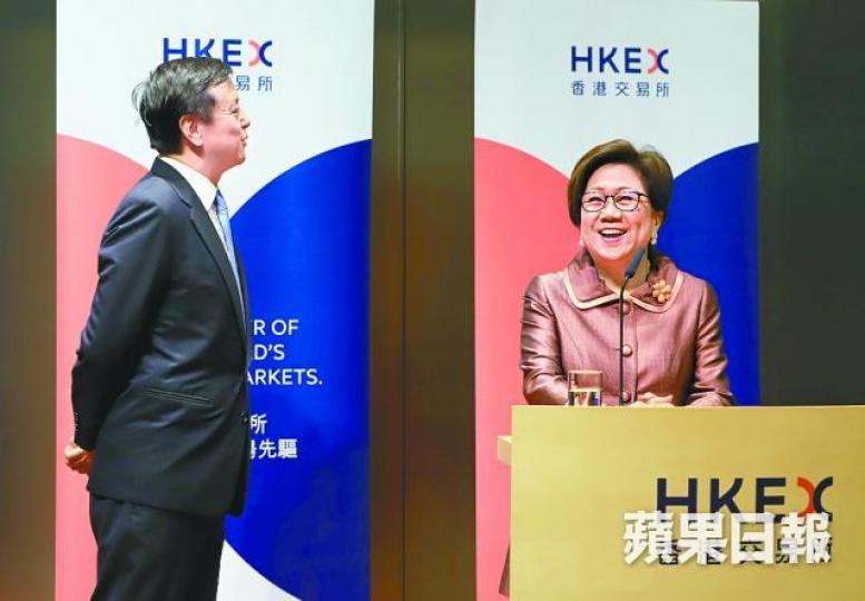 ■李小加(左)噚日同史美倫言談甚歡。 ■李小加(左)噚日同史美倫言談甚歡。