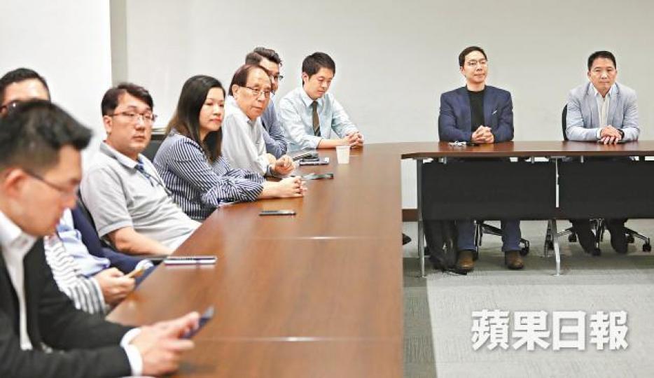 ■民主黨22名中委出席會議,全票通過凍結許智峯黨籍。 ■民主黨22名中委出席會議,全票通過凍結許智峯黨籍。