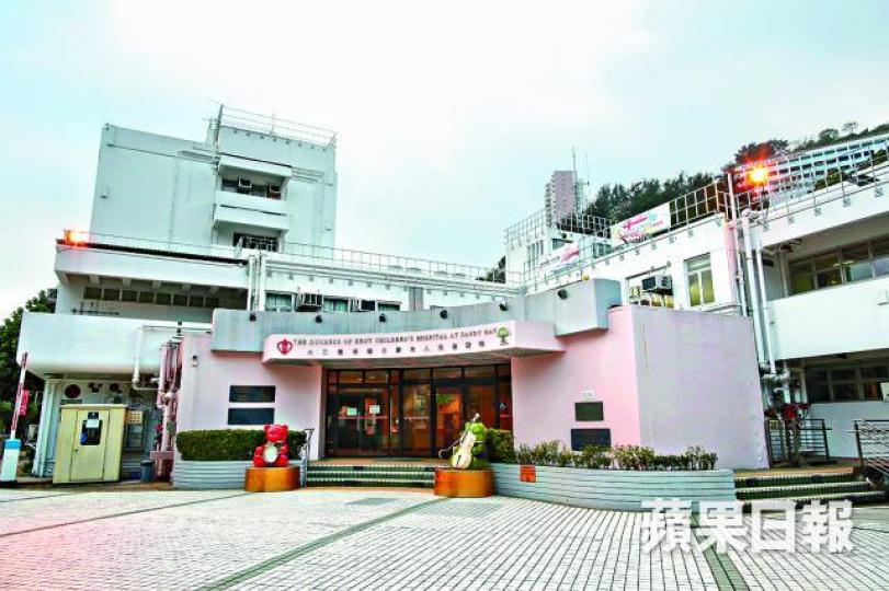 ■大口環根德公爵夫人兒童醫院日前開刀為病人更換膝關節時擺烏龍。何柏佳攝 ■大口環根德公爵夫人兒童醫院日前開刀為病人更換膝關節時擺烏龍。何柏佳攝