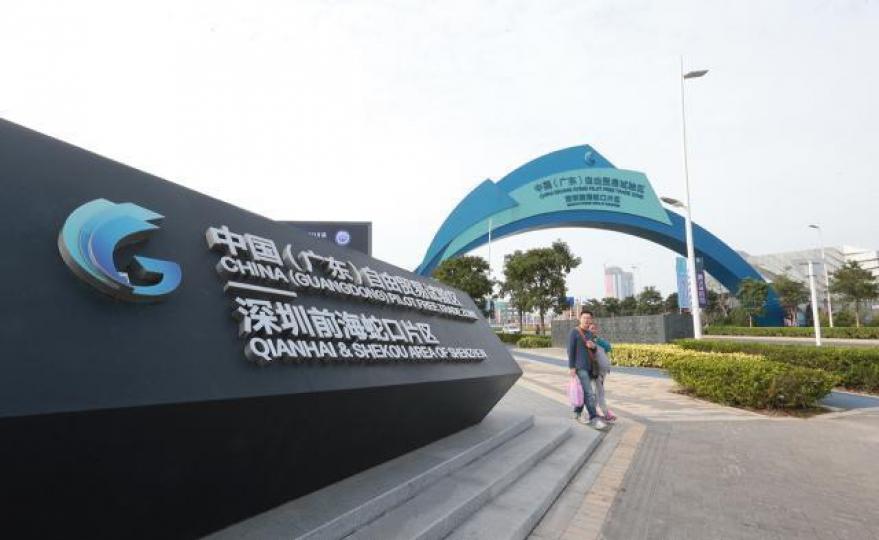 ■前海在政府政策、城市規劃、交通配套,以致資金含量方面,都有其非常強的優勢。 資料圖片 ■前海在政府政策、城市規劃、交通配套,以致資金含量方面,都有其非常強的優勢。 資料圖片