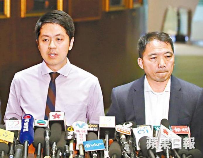■胡志偉(右)指暫未能決定是否支持譴責許智峯動議。資料圖片 ■胡志偉(右)指暫未能決定是否支持譴責許智峯動議。資料圖片