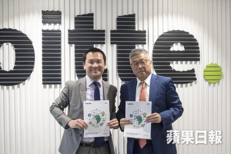 ■德勤中國管理諮詢合夥人胡偉傑(左)及德勤中國首席經濟學家許思濤。方家遠攝 ■德勤中國管理諮詢合夥人胡偉傑(左)及德勤中國首席經濟學家許思濤。方家遠攝