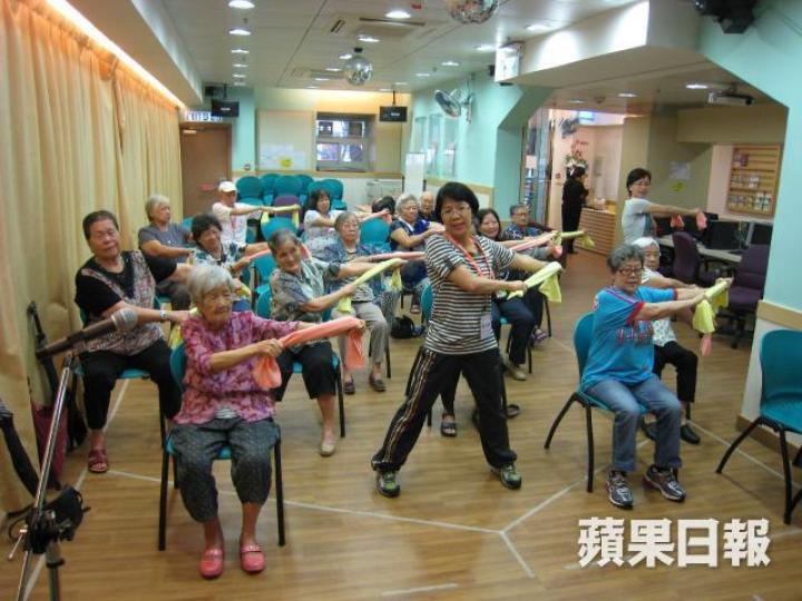 ■筆者表示,社會要發展基層醫療系統,助長者面對慢性病,令市民活得長壽健康。資料圖片 ■筆者表示,社會要發展基層醫療系統,助長者面對慢性病,令市民活得長壽健康。資料圖片