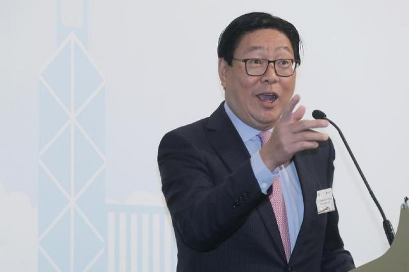 ■馬時亨叫港青返內地住,大概只係誠實地將佢所認知嘅國家計劃講出。資料圖片 ■馬時亨叫港青返內地住,大概只係誠實地將佢所認知嘅國家計劃講出。資料圖片