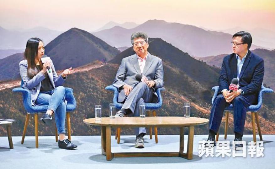 ■左起︰吳思諾、湯家驊和何君堯昨爭論應否重啟政改後才立《基本法》23條。朱永倫攝 ■左起︰吳思諾、湯家驊和何君堯昨爭論應否重啟政改後才立《基本法》23條。朱永倫攝
