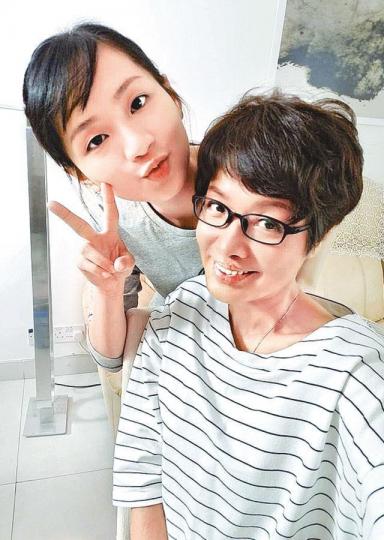 ■寶珮如(右)與梁雍婷在《火速救兵IV》再演母女。 ■寶珮如(右)與梁雍婷在《火速救兵IV》再演母女。