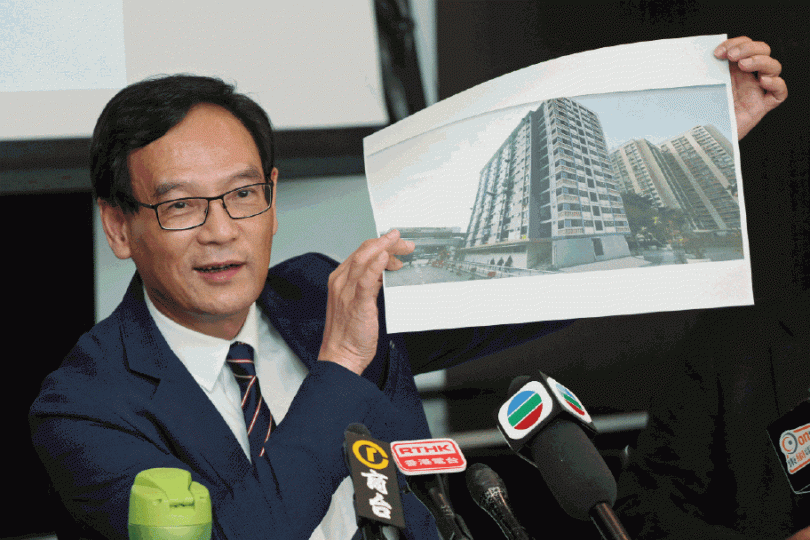 ■謝偉銓預料一幢12層高公屋大廈可加建80個組合屋單位。李潤芳攝