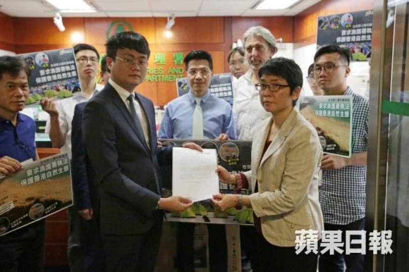■新民主同盟到漁護署請願。陳善南攝
■新民主同盟到漁護署請願。陳善南攝