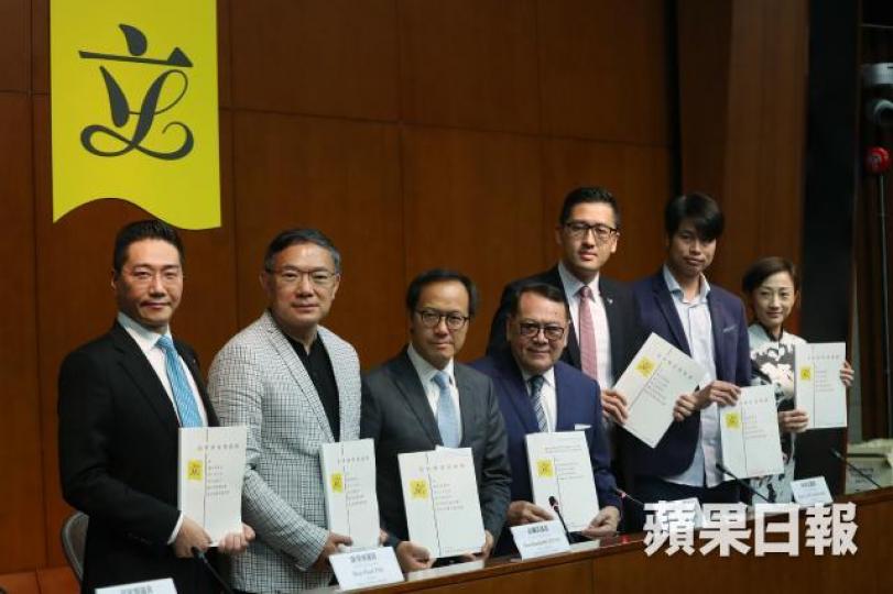 ■立法會政府帳目委員會提交報告,促社署檢討整筆撥款制度,並制訂清晰的薪酬政策,挽留人才。易仰民攝
■立法會政府帳目委員會提交報告,促社署檢討整筆撥款制度,並制訂清晰的薪酬政策,挽留人才。易仰民攝