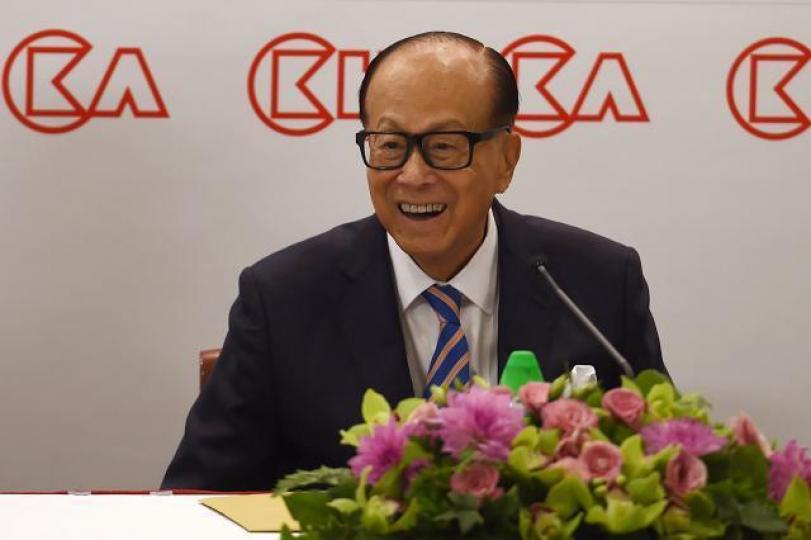 ■李嘉誠上月出手四度增持長實,憧憬李氏下一目標增持長和。 資料圖片 ■李嘉誠上月出手四度增持長實,憧憬李氏下一目標增持長和。 資料圖片