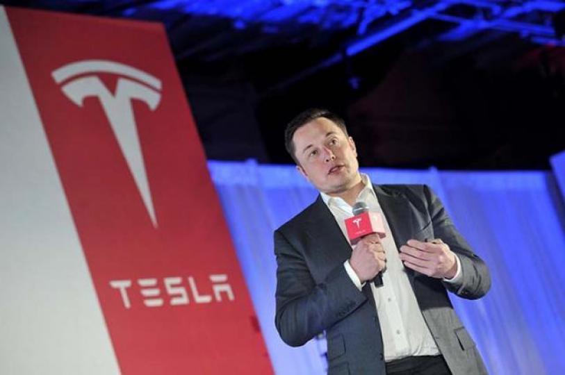 ■Elon Musk一向惹火,上個星期三喺Tesla季績向畢菲特挑機。 資料圖片 ■Elon Musk一向惹火,上個星期三喺Tesla季績向畢菲特挑機。 資料圖片