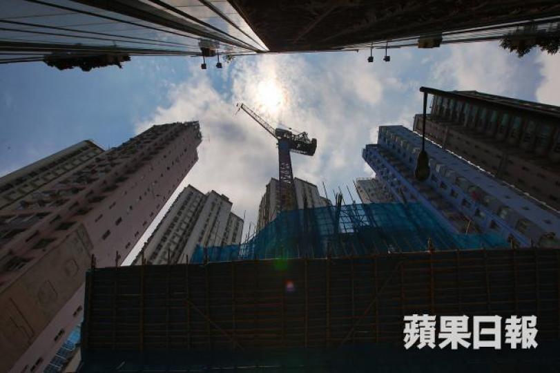 ■市場質疑政府審批預售樓花進度似越來越慢趨勢。資料圖片 ■市場質疑政府審批預售樓花進度似越來越慢趨勢。資料圖片