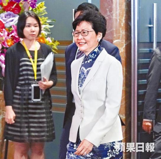 ■林鄭月娥屢為公私營合作覓地護航,被指雙重標準。 ■林鄭月娥屢為公私營合作覓地護航,被指雙重標準。