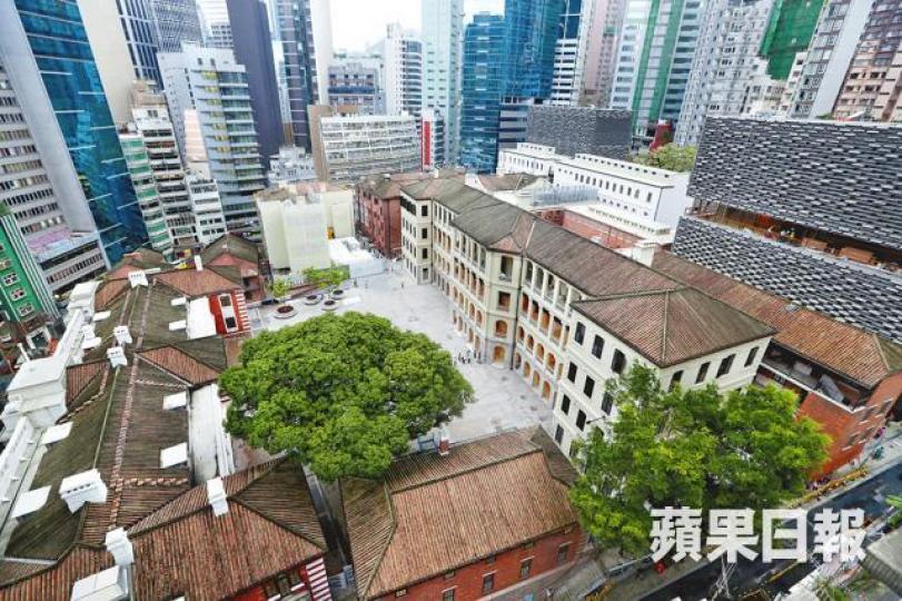 ■中區警署建築群擁有近160年歷史,活化後將於本月底開放。易仰民攝■大館率先開放11座建築,包括警察總部大樓。 ■中區警署建築群擁有近160年歷史,活化後將於本月底開放。易仰民攝■大館率先開放11座建築,包括警察總部大樓。