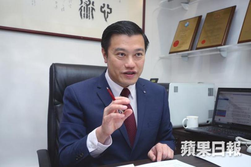 ■婦產科專科醫生靳嘉仁指抽羊水屬入侵性檢查,約有1%流產風險。資料圖片 ■婦產科專科醫生靳嘉仁指抽羊水屬入侵性檢查,約有1%流產風險。資料圖片
