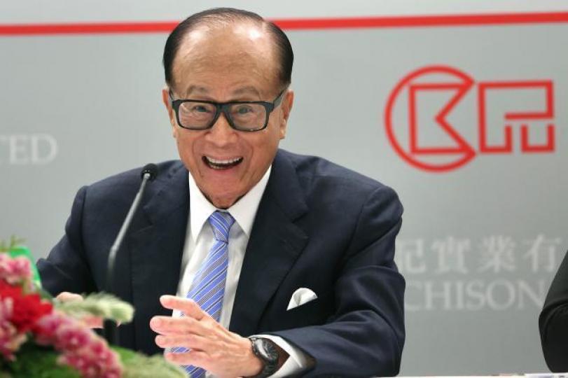 ■誠哥退休,「長和46年來股東回報率超過5,000倍」成為熱話。資料圖片 ■誠哥退休,「長和46年來股東回報率超過5,000倍」成為熱話。資料圖片