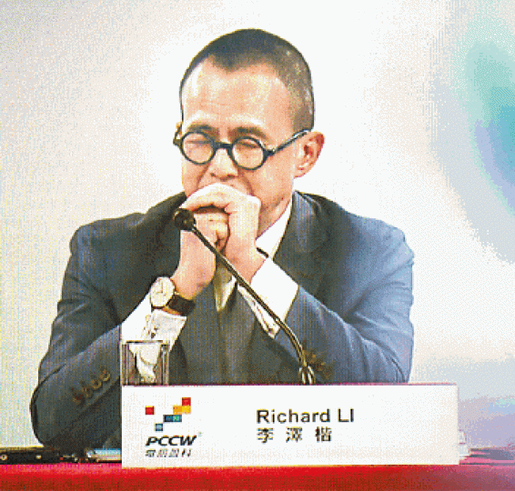 ■小小超李澤楷旗下電盈噚日亦舉行股東會。 ■小小超李澤楷旗下電盈噚日亦舉行股東會。