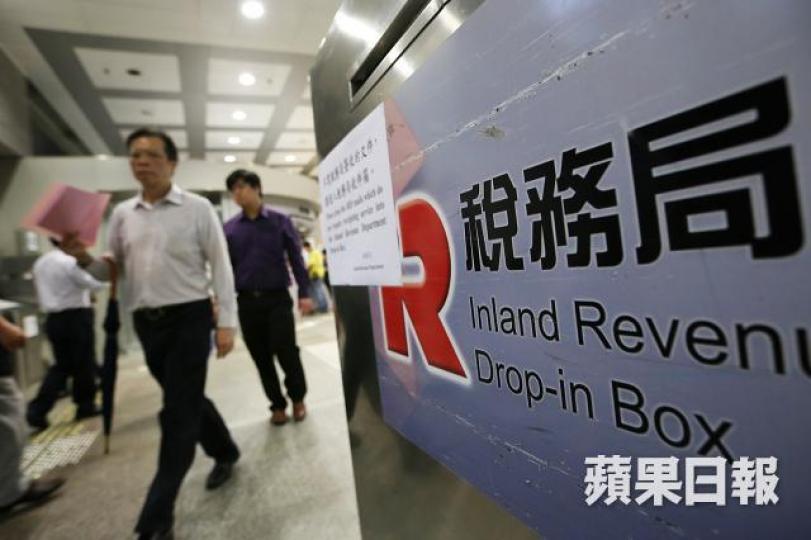 ■樓市雙倍印花稅上月錄3,264宗個案,較3月2,454宗急升33%。資料圖片 ■樓市雙倍印花稅上月錄3,264宗個案,較3月2,454宗急升33%。資料圖片