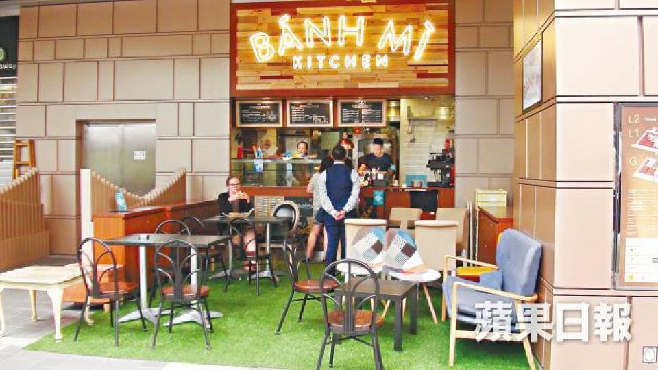 ■灣仔有餐廳受封路影響導致食客大減。黃麗英攝 ■灣仔有餐廳受封路影響導致食客大減。黃麗英攝