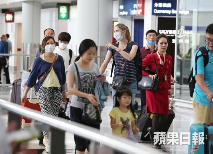 ■有旅行社指港人旅遊模式已轉變,「淡季仲多人過旺季」,故料明年外遊市道不受長假較少所影響。資料圖片 ■有旅行社指港人旅遊模式已轉變,「淡季仲多人過旺季」,故料明年外遊市道不受長假較少所影響。資料圖片