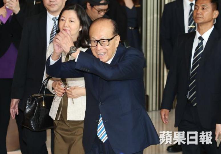 ■股東對李嘉誠難捨難離，恐怕是對李澤鉅一種不安的感覺。晉平安攝