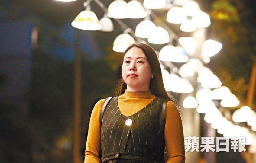 ■曾遭喪夫之痛及女兒斷臂打擊的余琴已走出地震陰影。 王子俊攝 ■曾遭喪夫之痛及女兒斷臂打擊的余琴已走出地震陰影。 王子俊攝