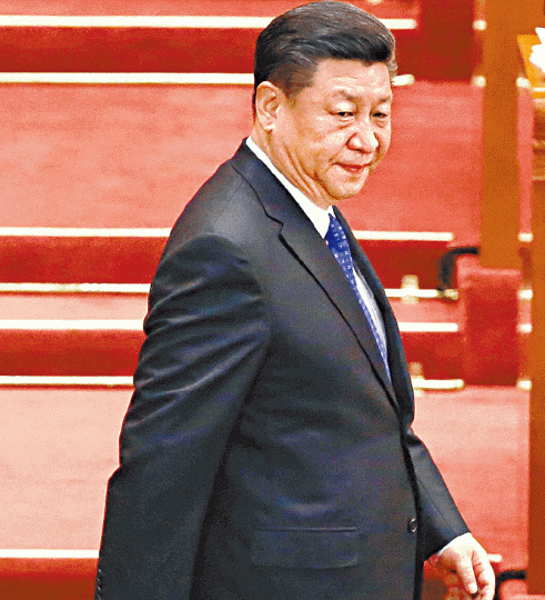■習近平上台後大搞個人崇拜,再走文革路線。資料圖片■文化大革命為中國帶來10年浩劫。互聯網■《深圳特區報》再現「刻進骨子裏」等文革式句子。互聯網■內地民房的牆壁寫有文革字句,如今重現於深圳黨報上。■北京曾舉辦充滿文革味道的紅歌會。 ■習近平上台後大搞個人崇拜,再走文革路線。資料圖片■文化大革命為中國帶來10年浩劫。互聯網■《深圳特區報》再現「刻進骨子裏」等文革式句子。互聯網■內地民房的牆壁寫有文革字句,如今重現於深圳黨報上。■北京曾舉辦充滿文革味道的紅歌會。