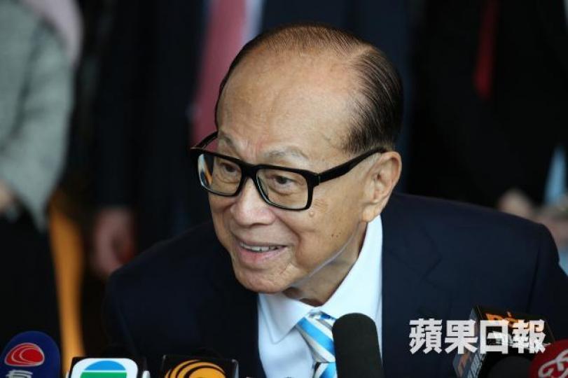 ■李嘉誠在退休前說,將來派息一定有加無減,投資者可以安心繼續持有。 資料圖片 ■李嘉誠在退休前說,將來派息一定有加無減,投資者可以安心繼續持有。 資料圖片