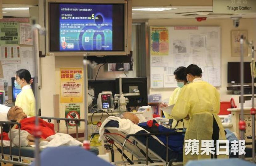 ■過往的家居支援服務不普及,有些病者的病情因尚未非常穩定,都會讓他們留院觀察多一些日子。 ■過往的家居支援服務不普及,有些病者的病情因尚未非常穩定,都會讓他們留院觀察多一些日子。