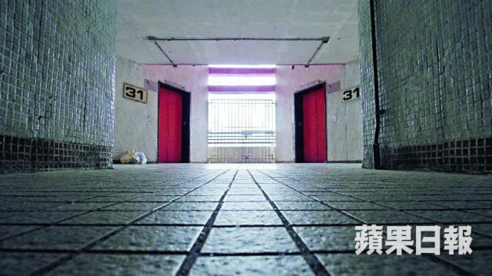 ■上水天平邨升降機故障頻生,居民出入形同搵命博。麥超億攝 ■上水天平邨升降機故障頻生,居民出入形同搵命博。麥超億攝